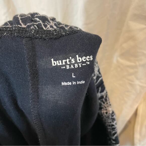 Burt’s Bees Men’s Halloween Spiderweb Pajama Set - Picture 2 of 10